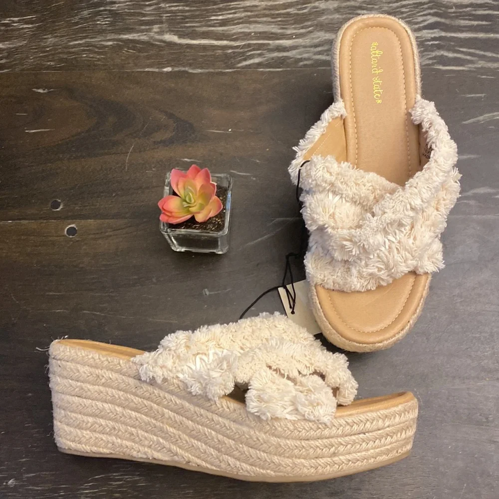 NWT Altar’d State | Wales Furry Platform Wedge espadrille sandals women size 9